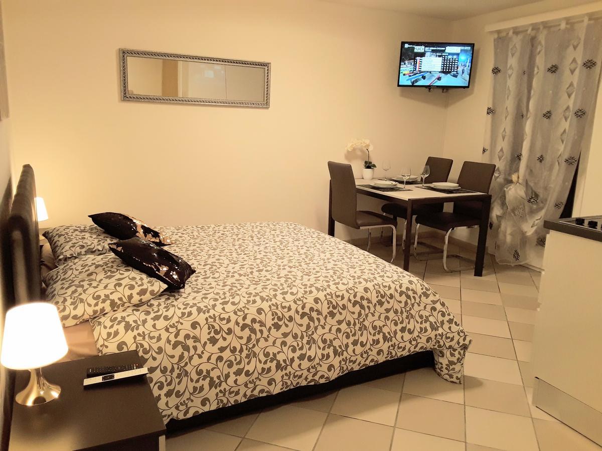 Holidays Homes Il Folletto Quartino Екстер'єр фото