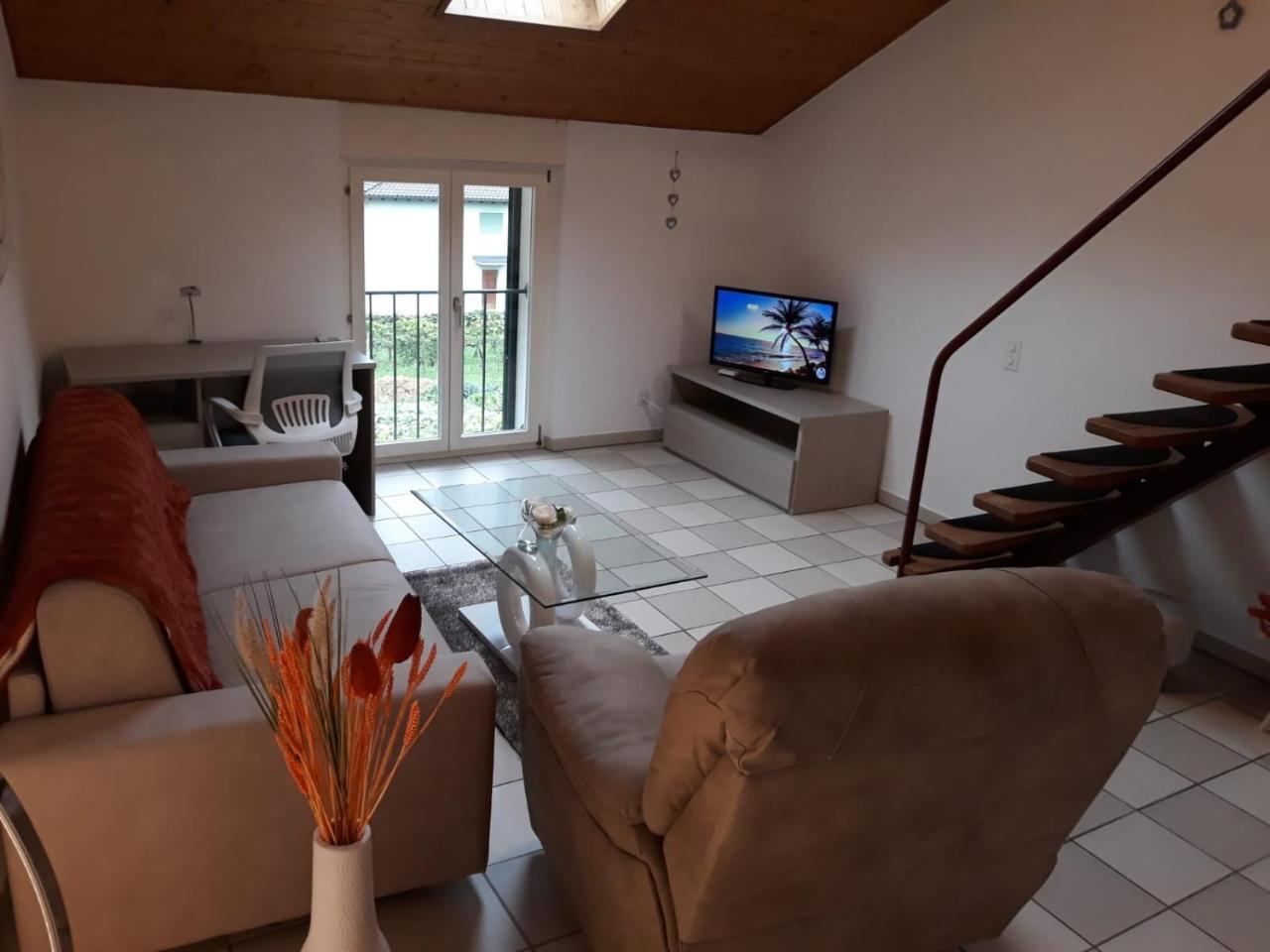 Holidays Homes Il Folletto Quartino Екстер'єр фото